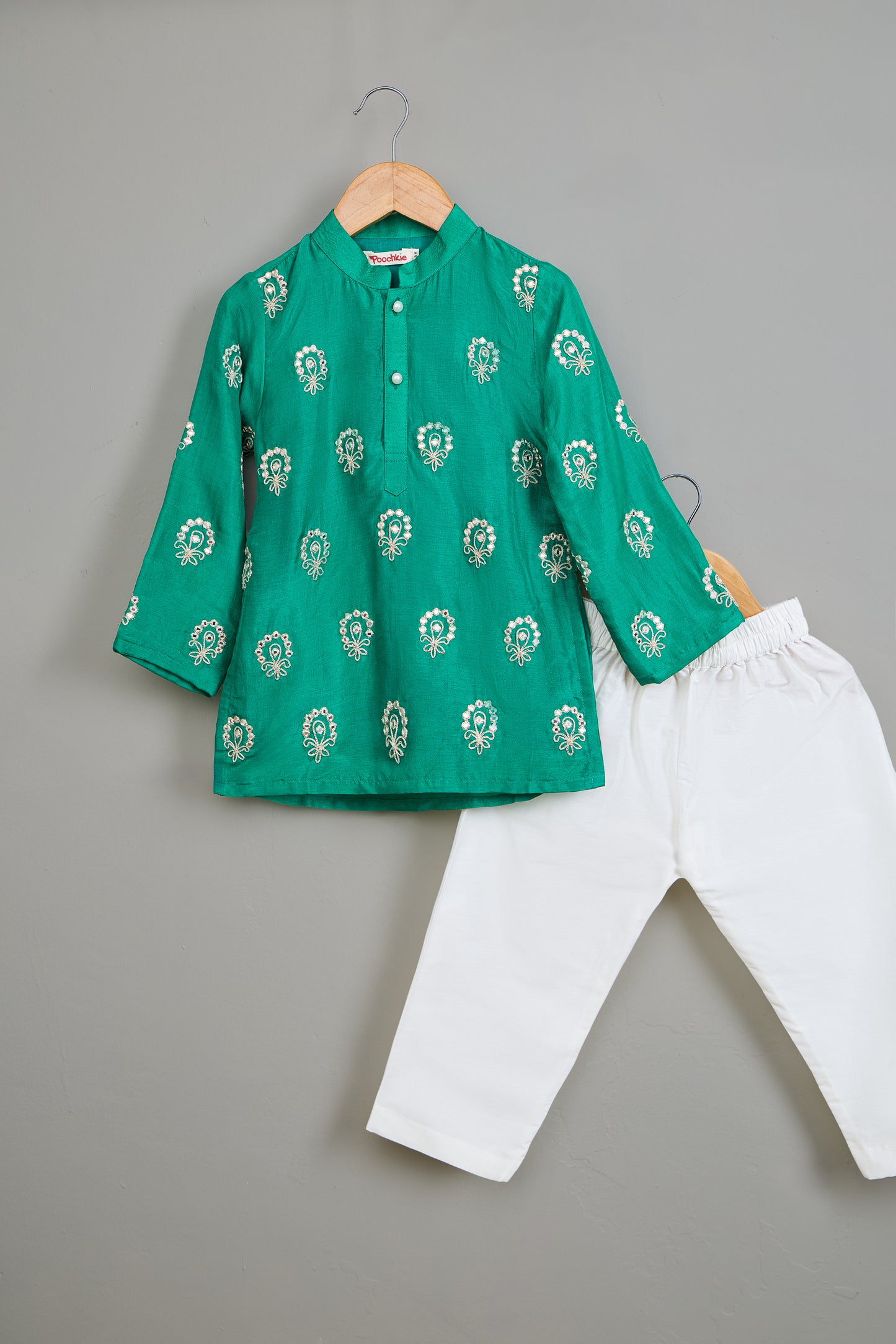 Green Embroidered Kurta And Pyjama