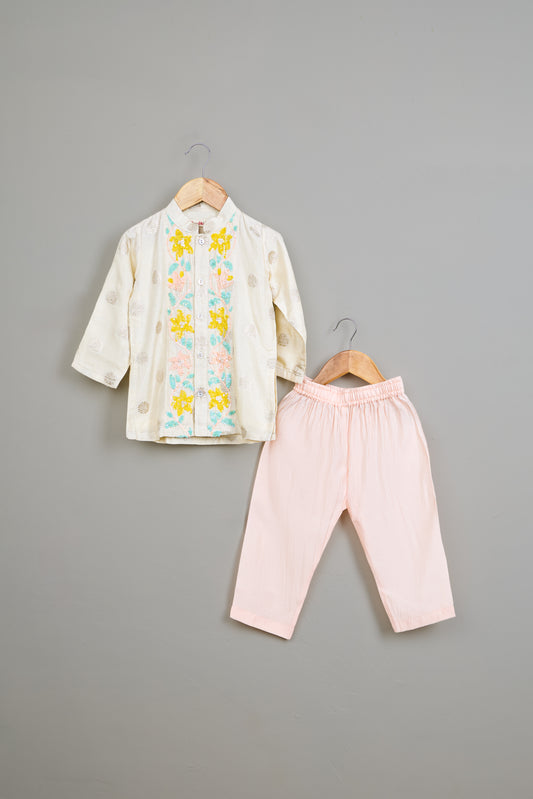 Off White Embroidered Kurta And Pyjama