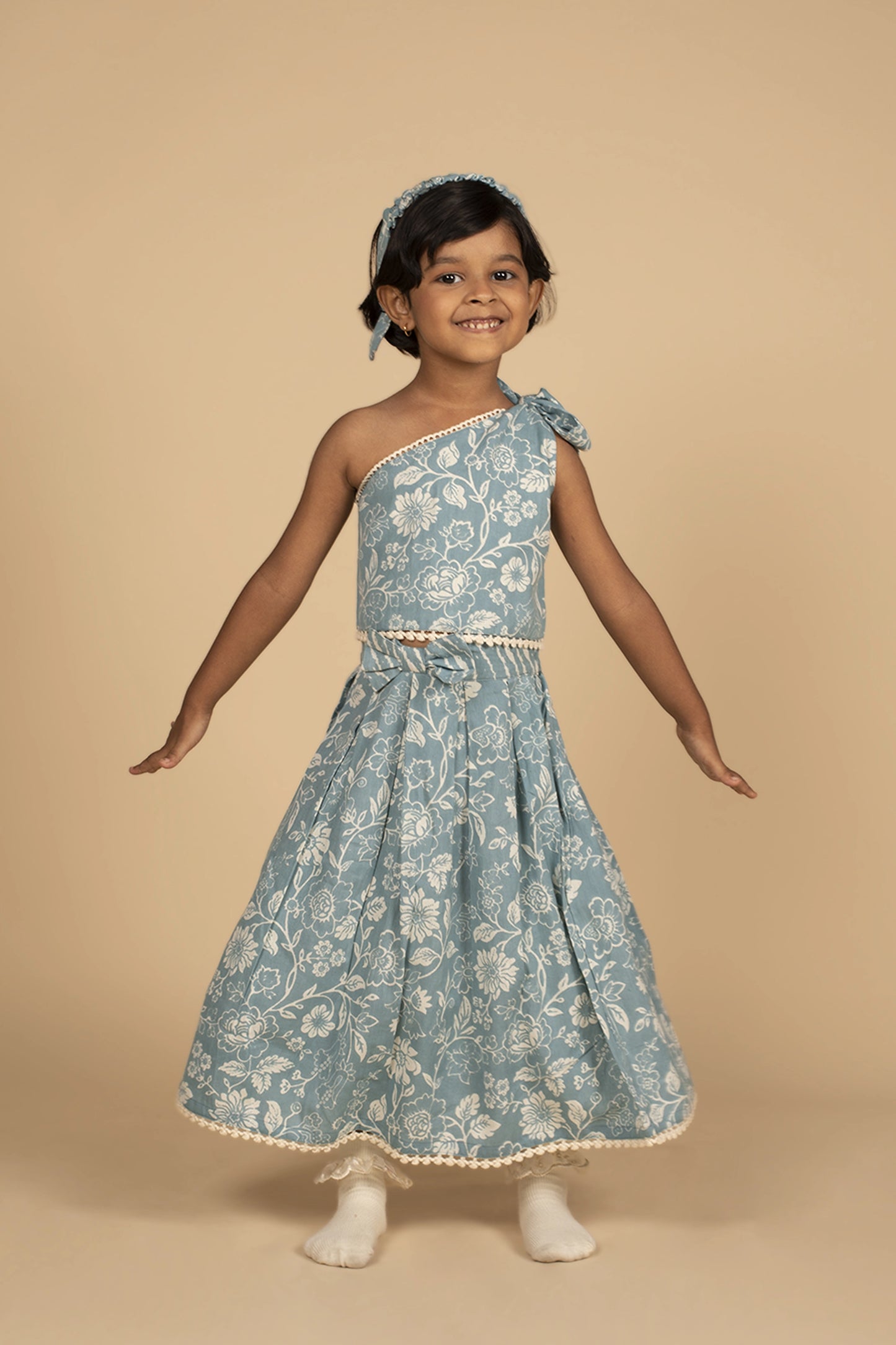 Poochkie grey lehenga for kids