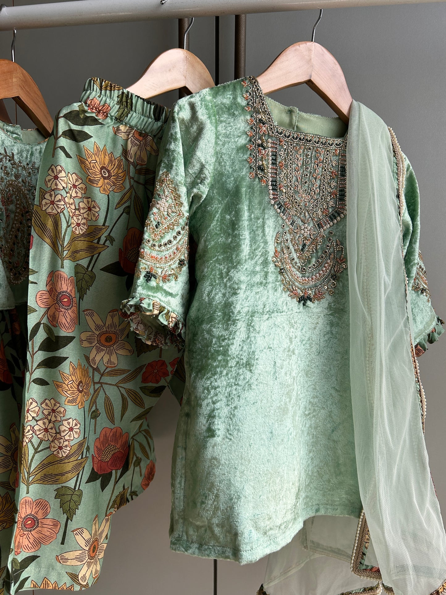 Daneen Mint Green Velvet Kurta