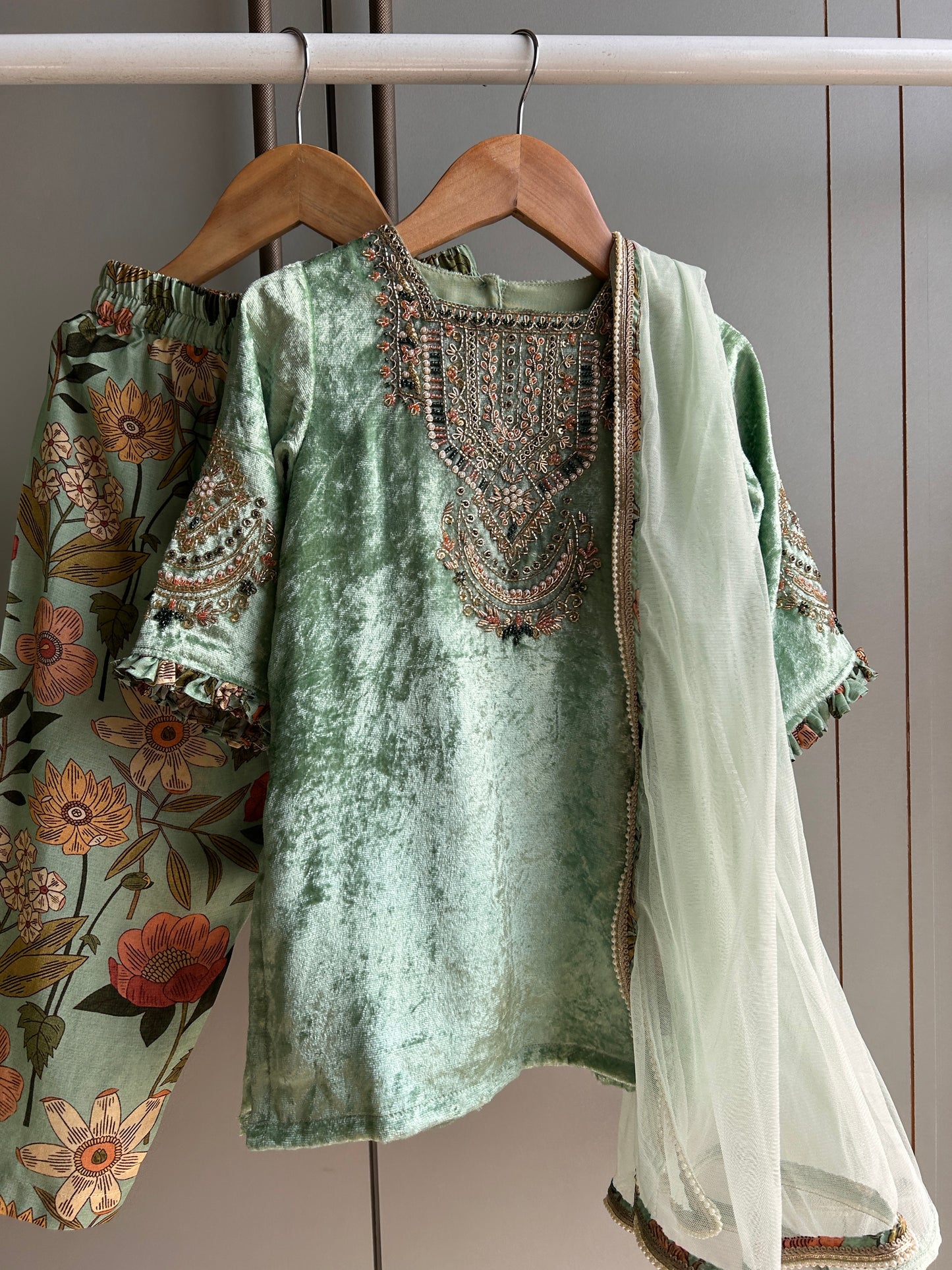 Daneen Mint Green Velvet Kurta