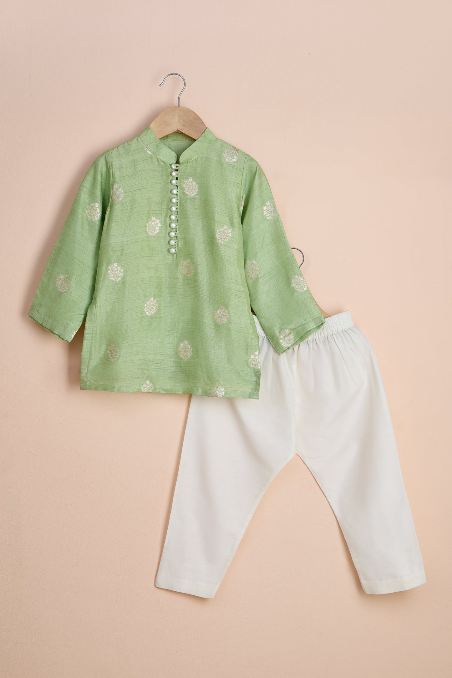 Sarai Brocade Pista Kurta And Pyjama